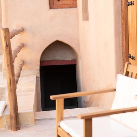 Nomad Inn Низва Екстериор снимка