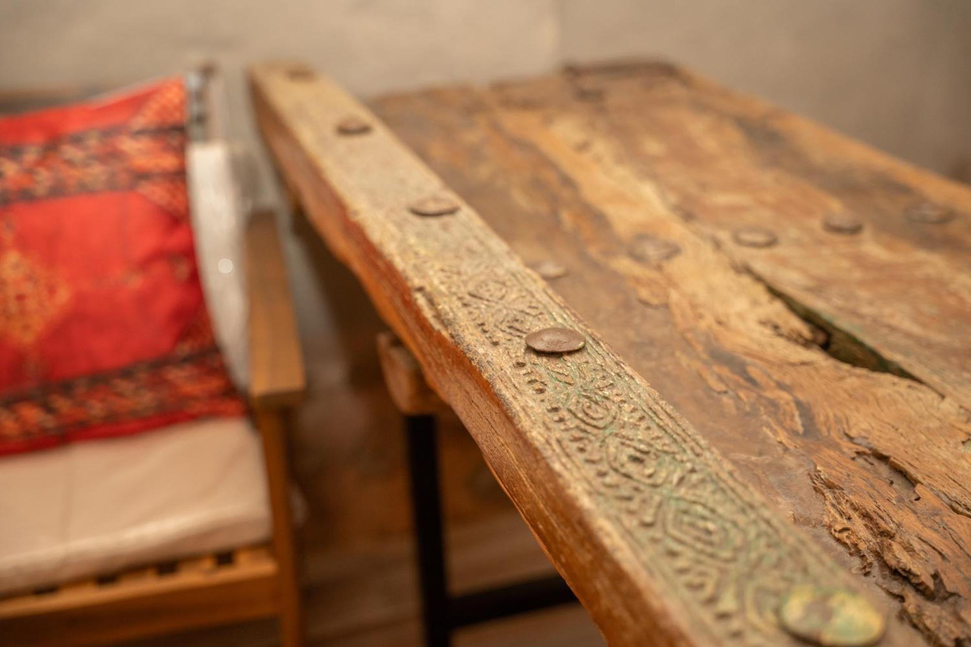 Nomad Inn Низва Екстериор снимка