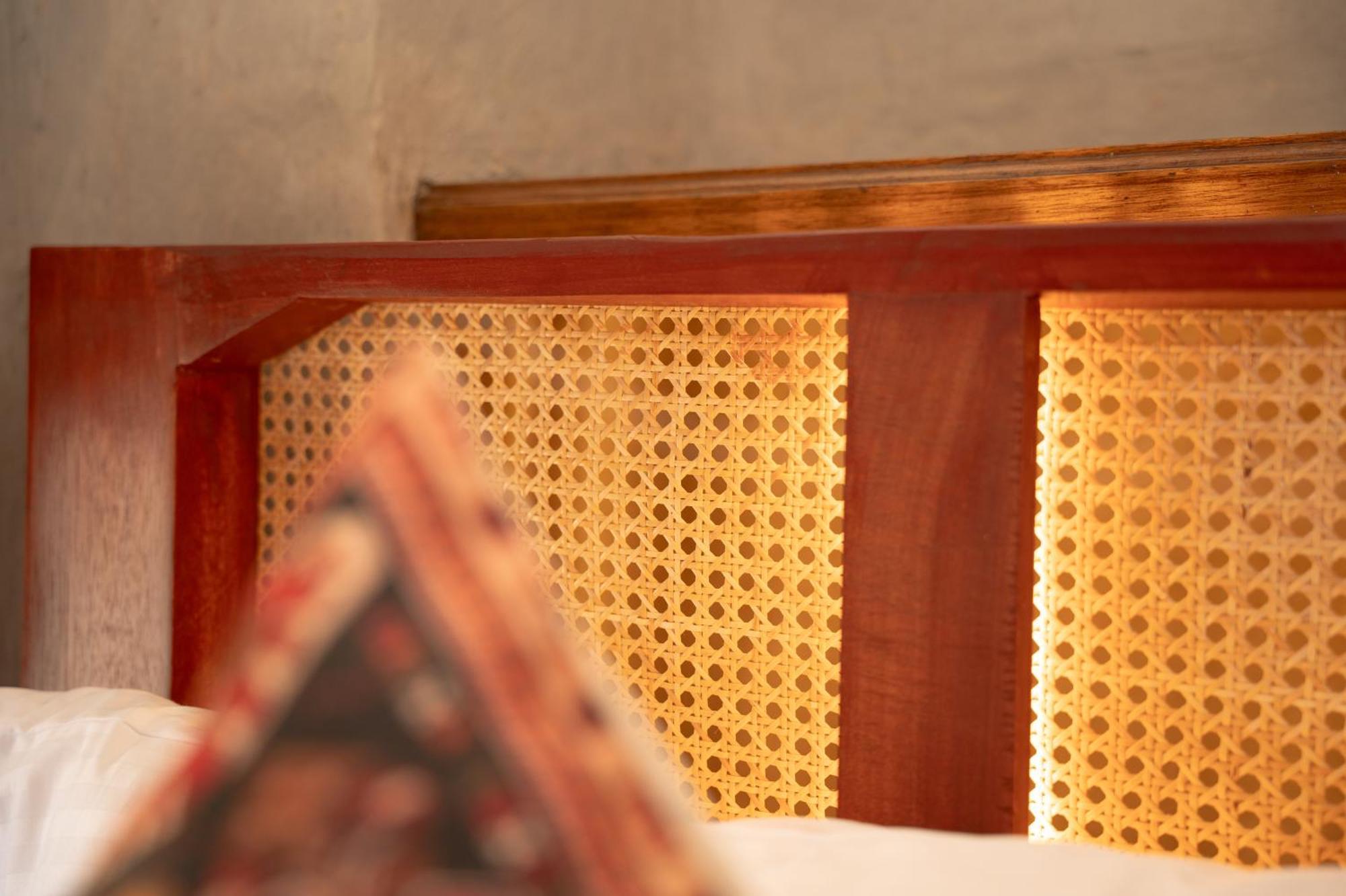 Nomad Inn Низва Екстериор снимка